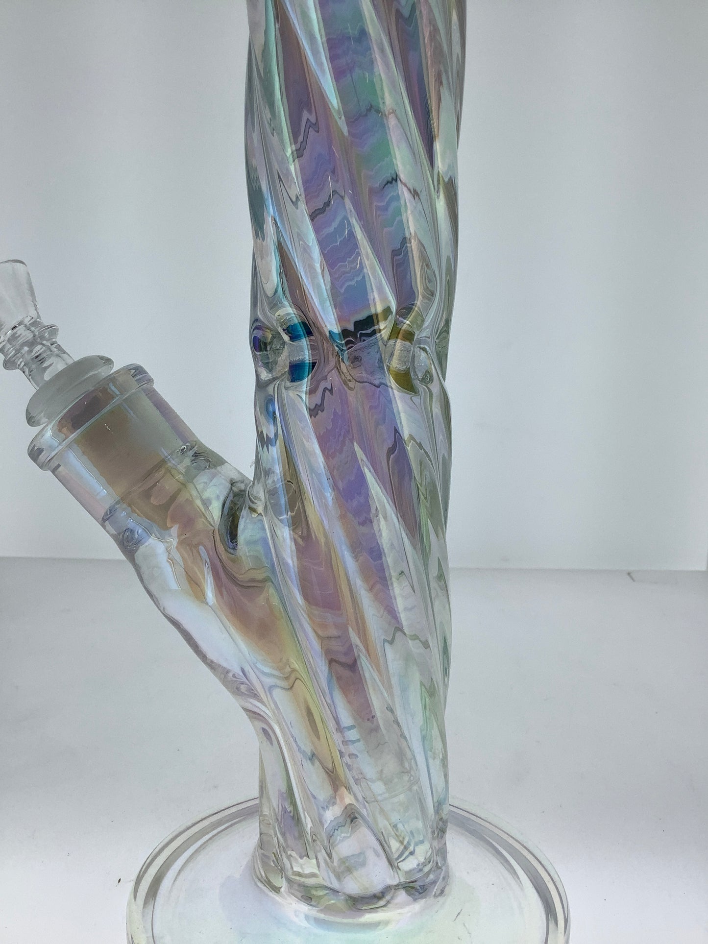 16" Holographic Twisted Neck Straight