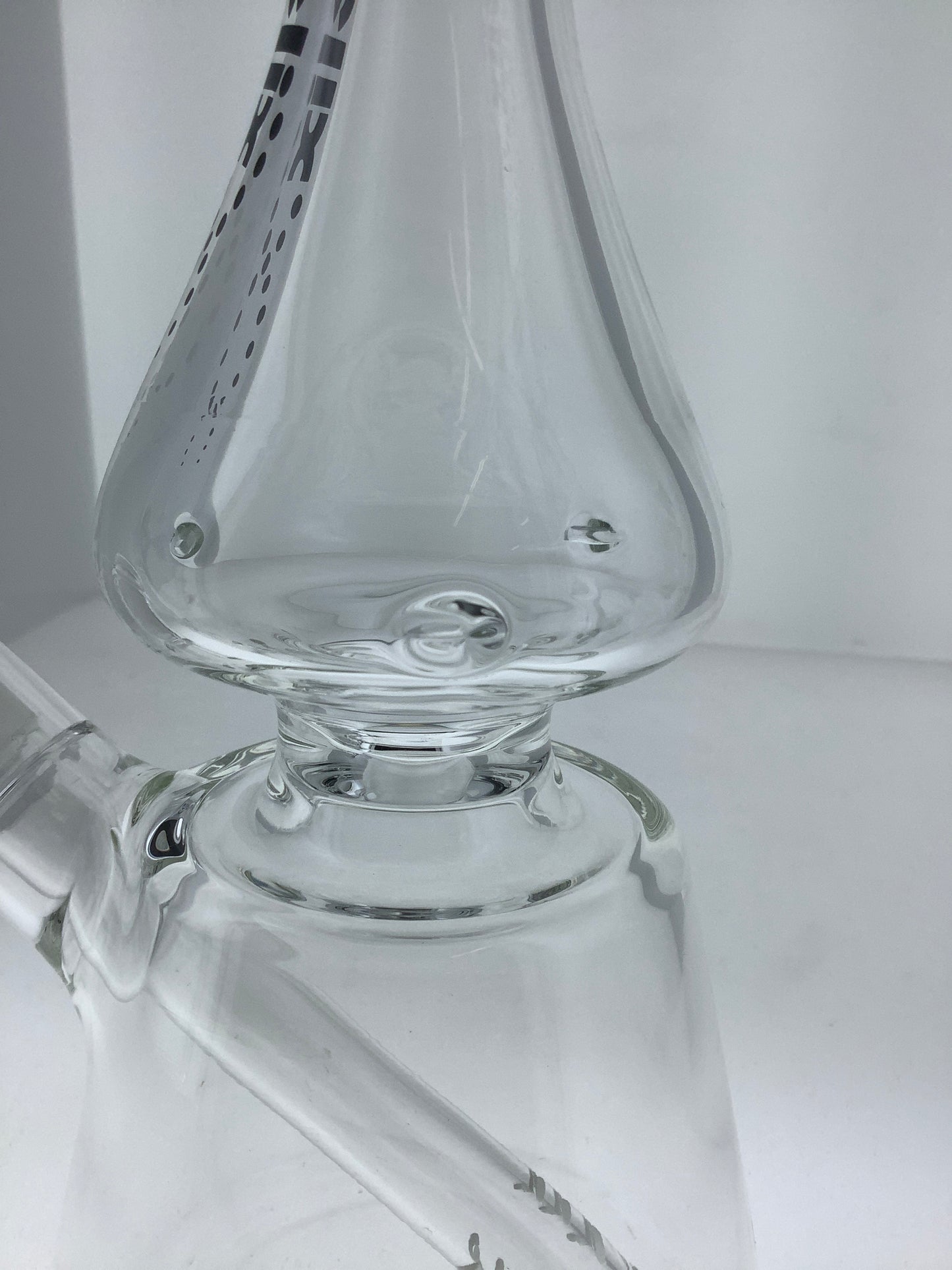 9" Helix Beaker w/ Vortex Holes