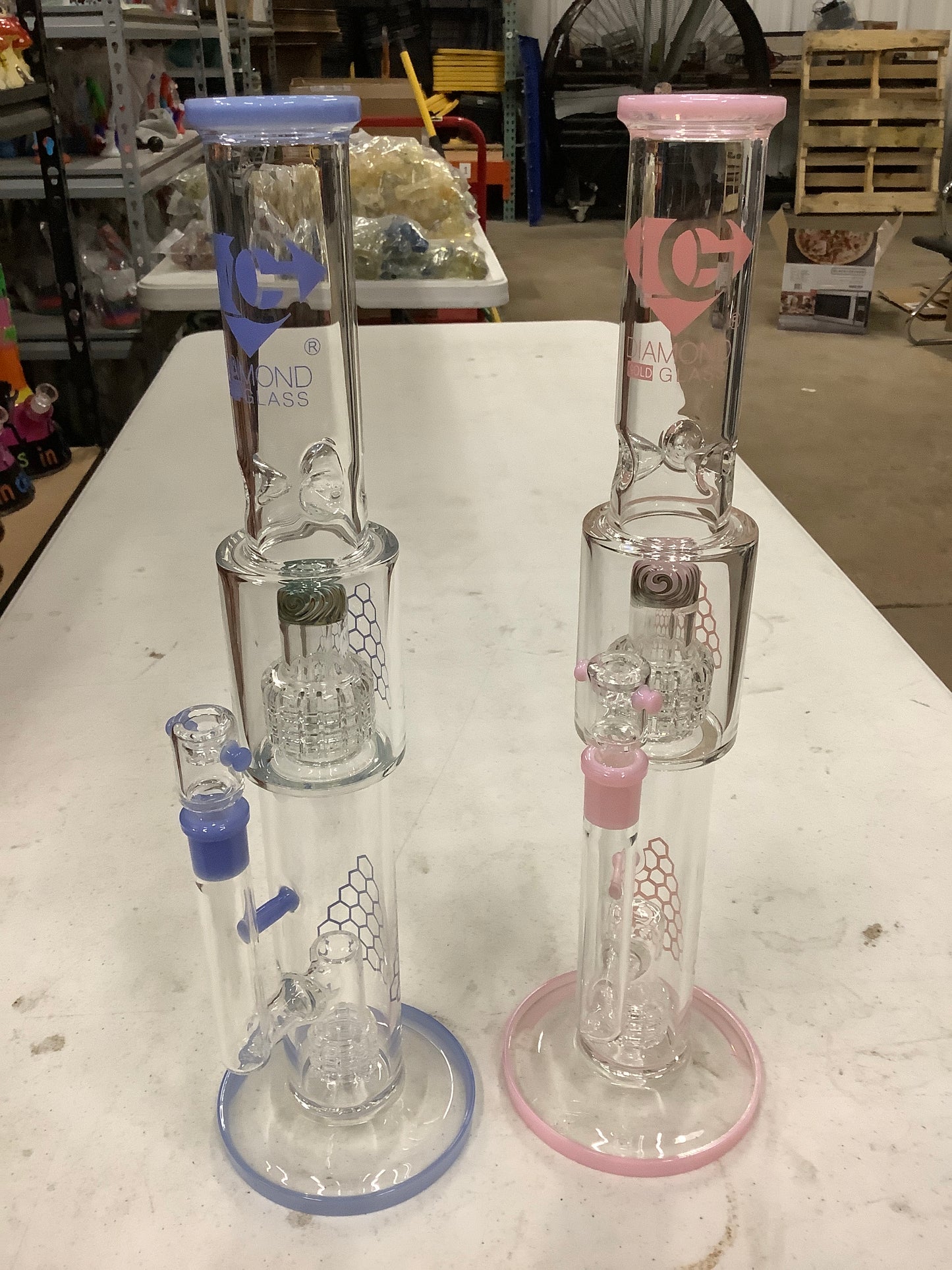 Diamond Glass 16" Color Rig w/ Dual matrix Perc & Wig Wag