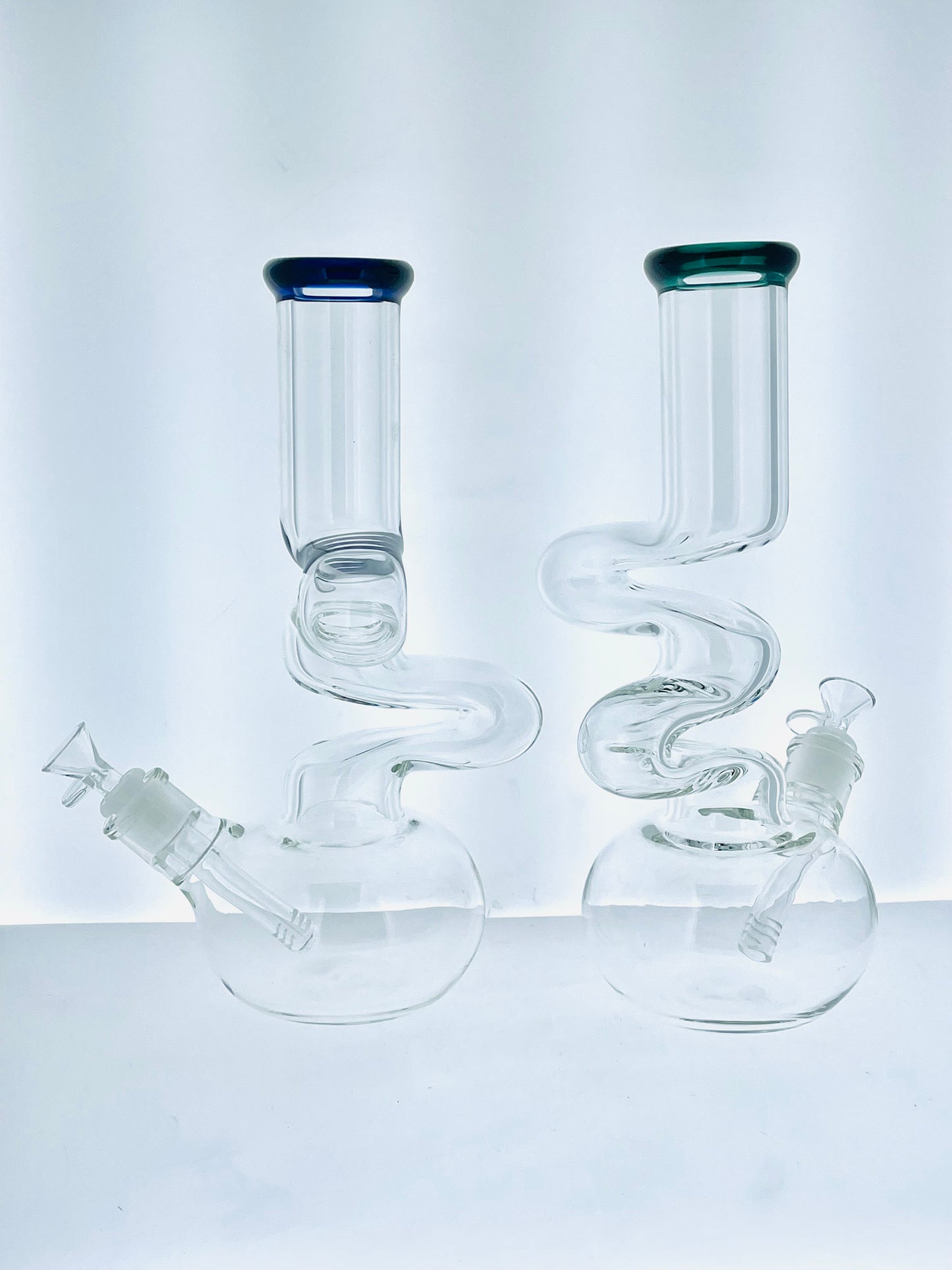 12" Double Kink Round Bottom Beaker w/ Color Lip